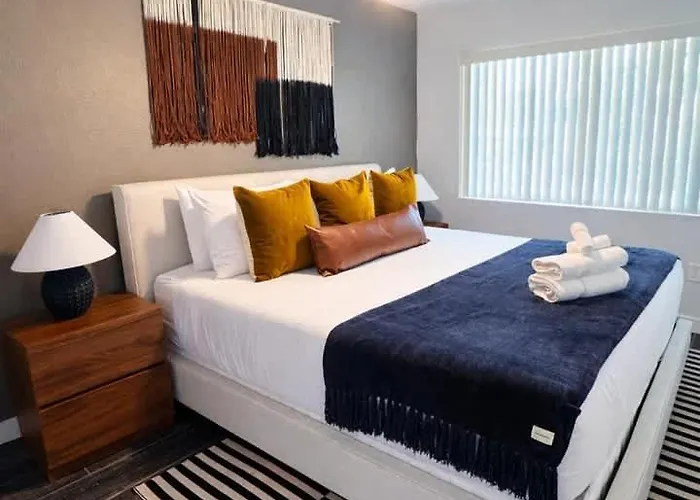 Holiday home Iris - In Old Town - Walk To Fashion Square Scottsdale